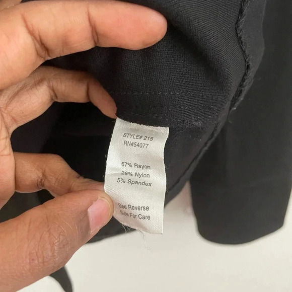 Cabi 215  Double Breasted Ponte Cropped Black Blazer
Size M - Picture 6 of 7